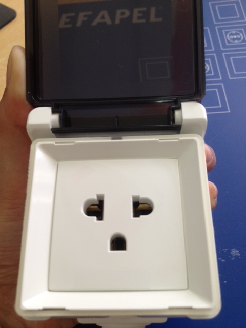 Ổ cắm đơn chuẩn Âu Mỹ chống nước IP65 hãng EFAPEL - Bồ Đào Nha